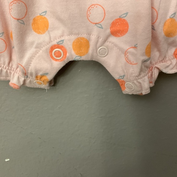 Carter’s baby girl Spring Summer romper Oranges Citrus print 12 months - Picture 3 of 10